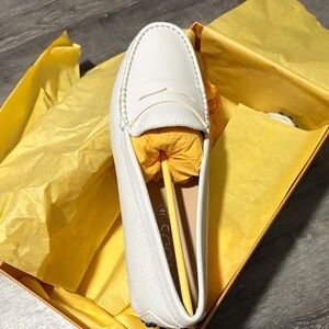 Tod's Cream Leather Loafers (Unisex) NEW